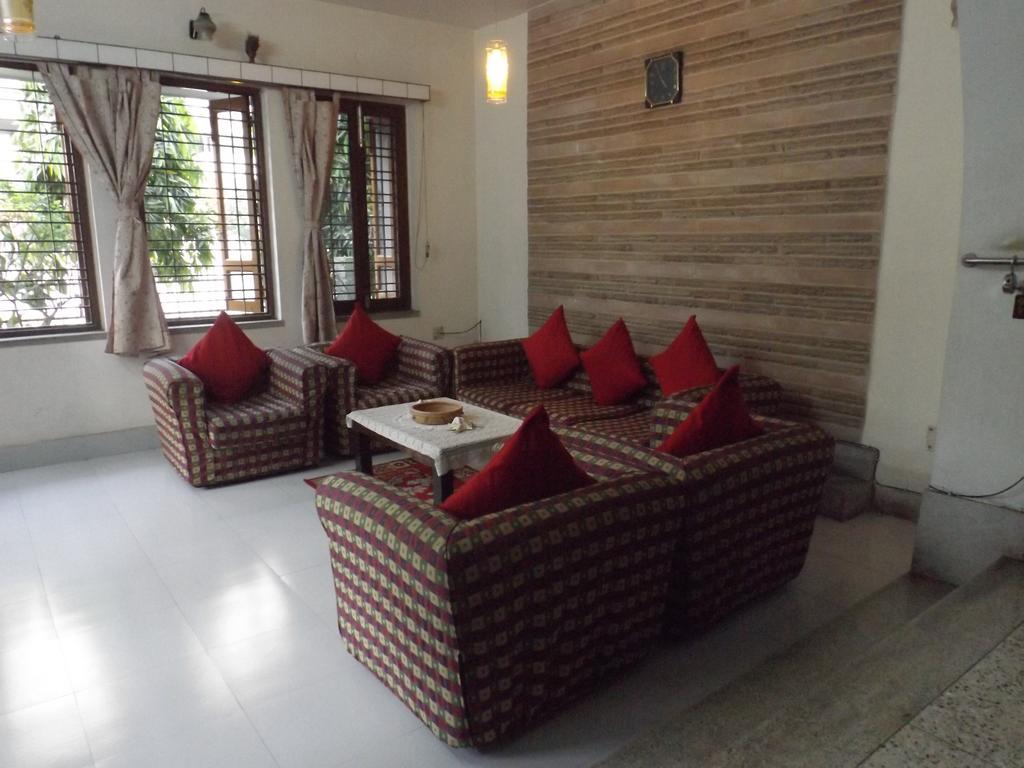 Aakash Ganga Holidays Hotel Kolkata Exterior photo